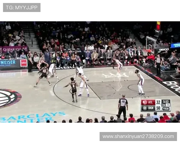 足球明星齐聚室内赛场展现技艺激情碰撞引发球迷热烈追捧 足球明星齐聚室内赛场展现技艺激情碰撞引发球迷热烈追捧